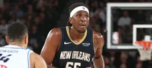 Lakers: Looney recusou o número que estava livre