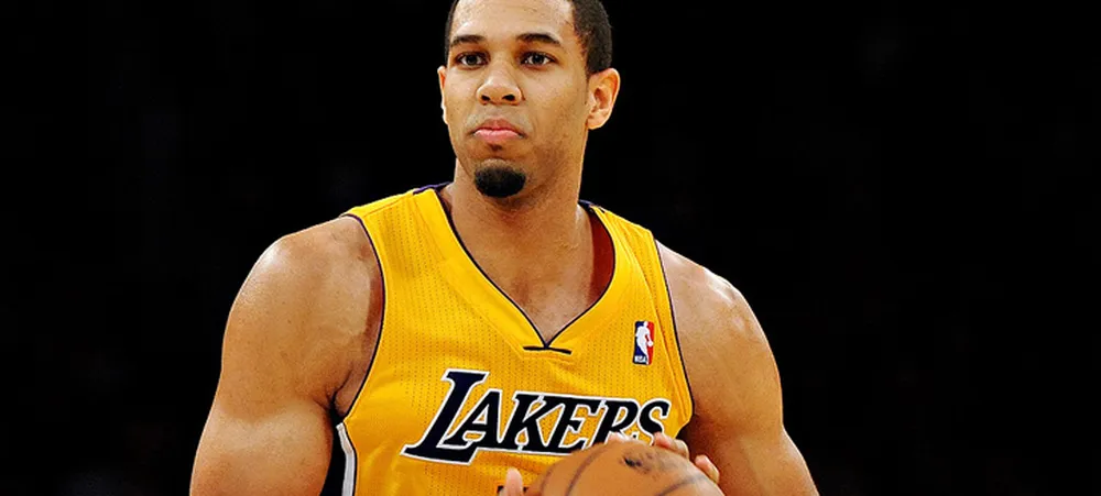 Henry sofre contusão no tendão de aquiles