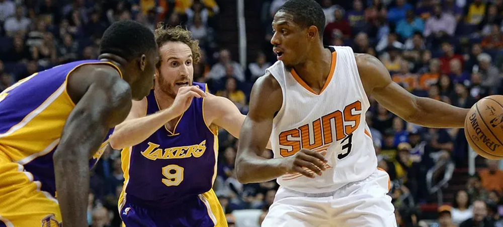Lakers é dominado pelo Suns em Phoenix