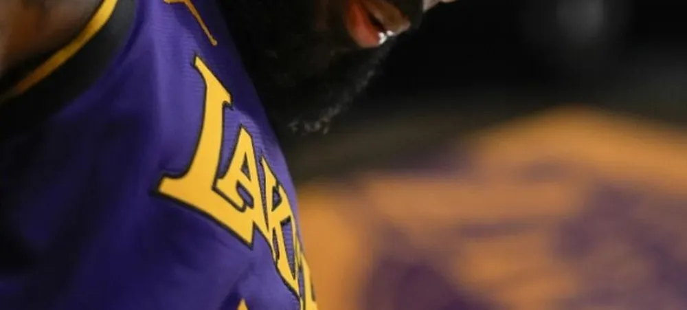 Existe alguma chance do Lakers trocar LeBron James nesta temporada?