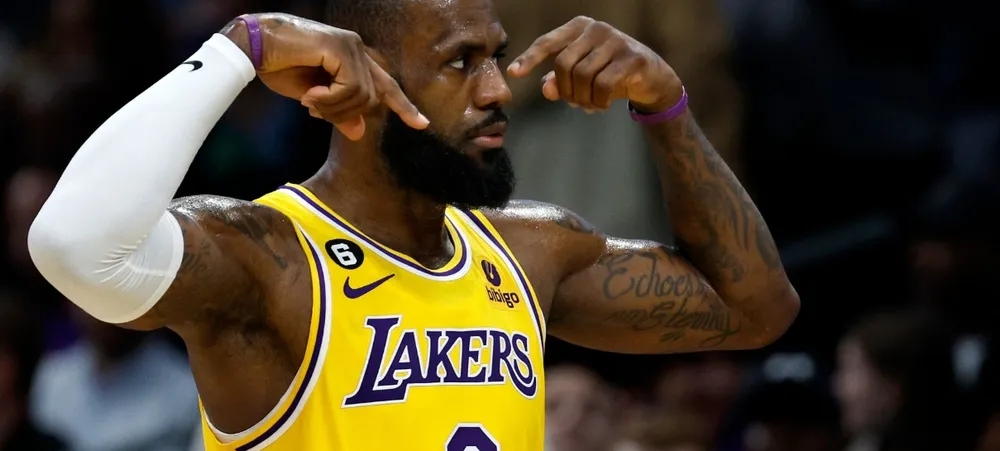 NBA: LeBron James fica fora de lista dos 10 melhores jogadores para a próxima temporada