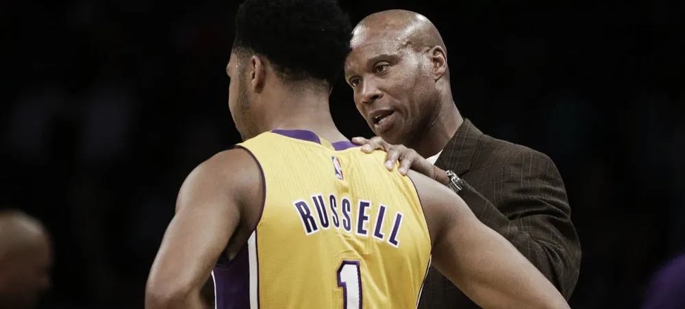 D’Angelo Russell detona Byron Scott sobre período que trabalharam no Lakers