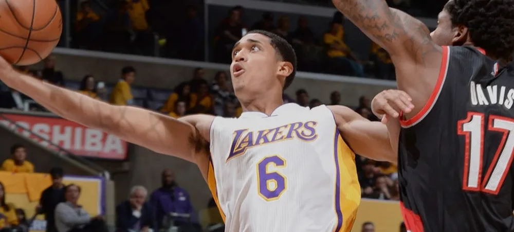 Lakers não segura Lillard e perde para Blazers em LA