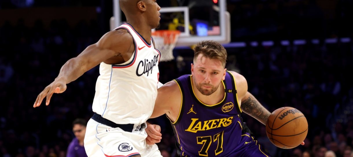 Lakers x Clippers: Onde assistir ao vivo ao jogo de hoje na NBA