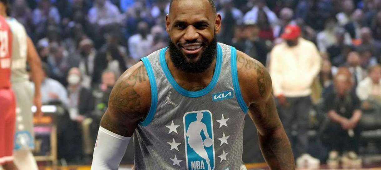 LeBron James continua a dominar a votação do All-Star Game da NBA
