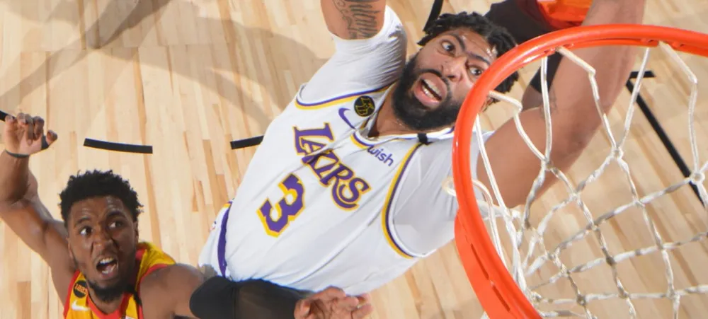 Anthony Davis tem atuação de gala e Lakers vence o Jazz