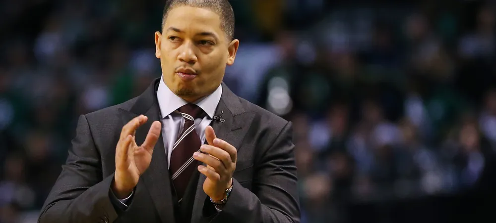 Lakers se aproxima de acerto com Ty Lue