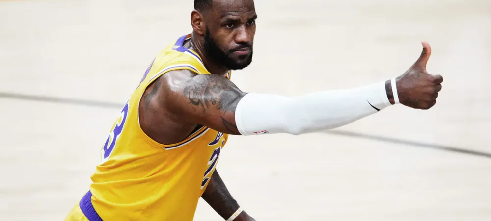LeBron James comenta como está sua lesão no tornozelo