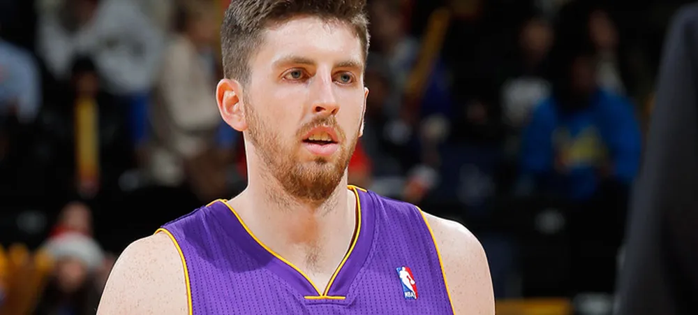 Ryan Kelly fica de fora por no mínimo 6 semanas