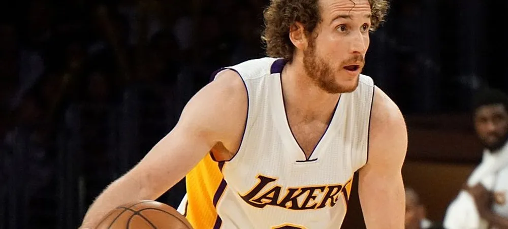 A excelente atuação de Huertas contra o Warriors