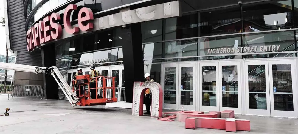 NBA: Como ficou a arena do Lakers após remoção dos letreiros Staples Center
