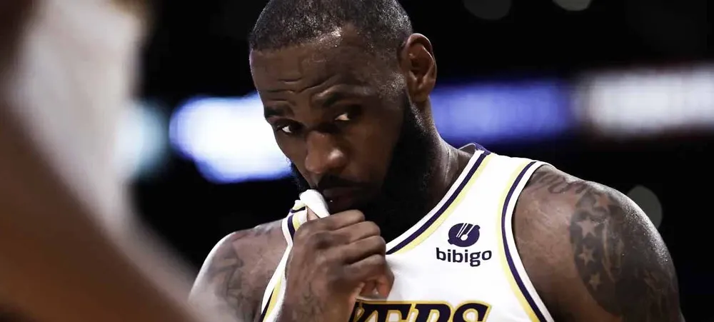 NBA: LeBron e Westbrook discutem com torcedores em derrota do Lakers