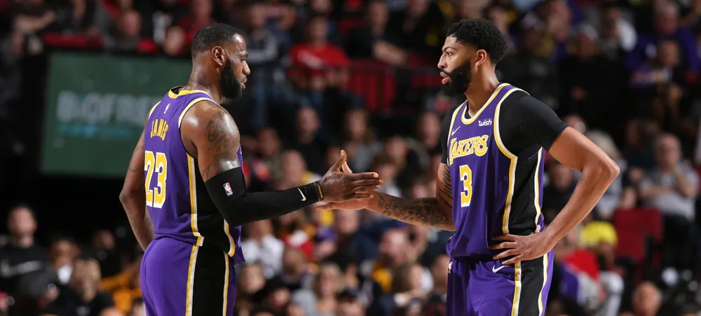 Lakers domina Blazers e fecha série na estrada com vitória