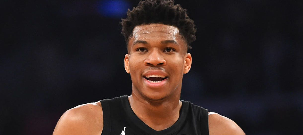 NBA: Giannis Antetokounmpo reage como um menino ao saber que estaria no time de LeBron e Curry no All-Star Game