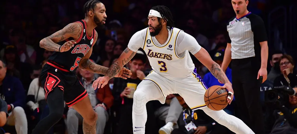 NBA: Anthony Davis ganha prêmio após semana dominante