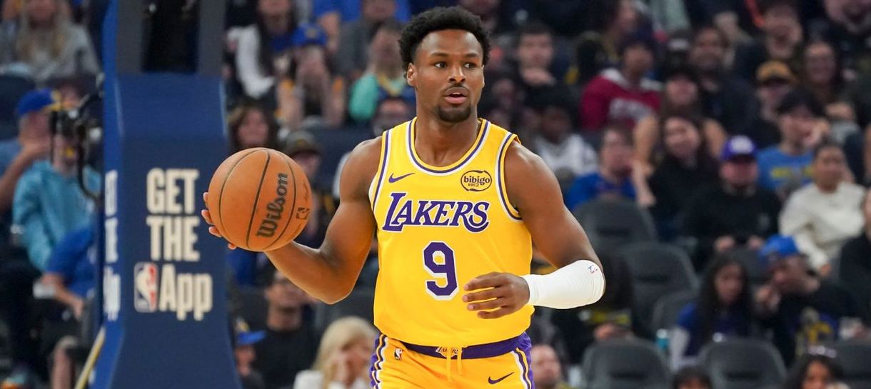 Lakers evita vexame, mas perde para Warriors na pré-temporada