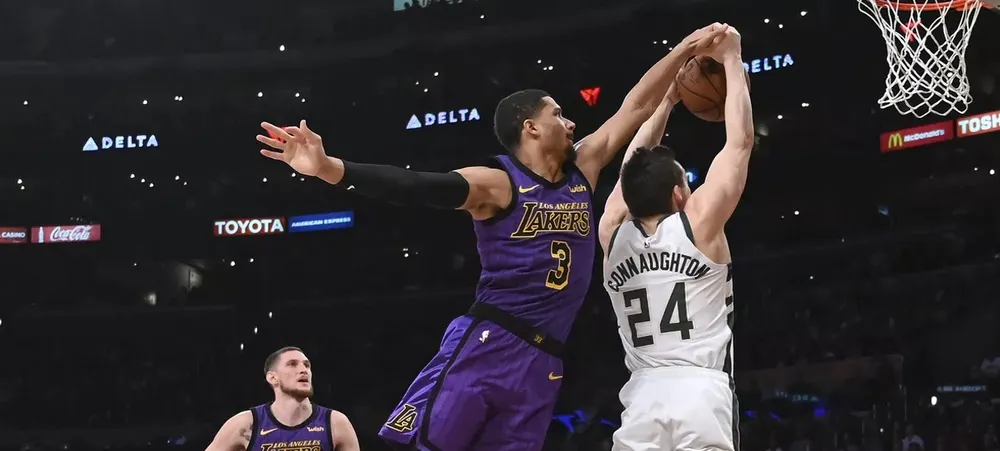 Fora de casa, Lakers perde a quarta seguida