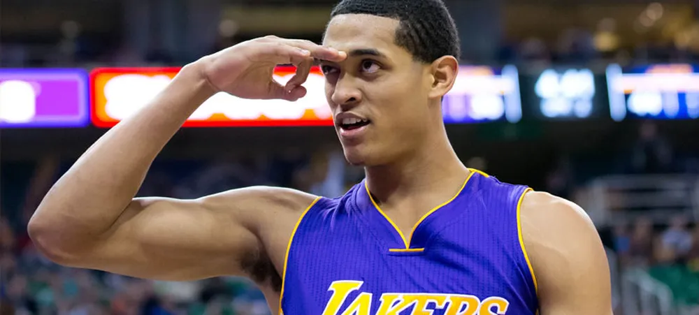 Lesão no ombro de Clarkson não é grave