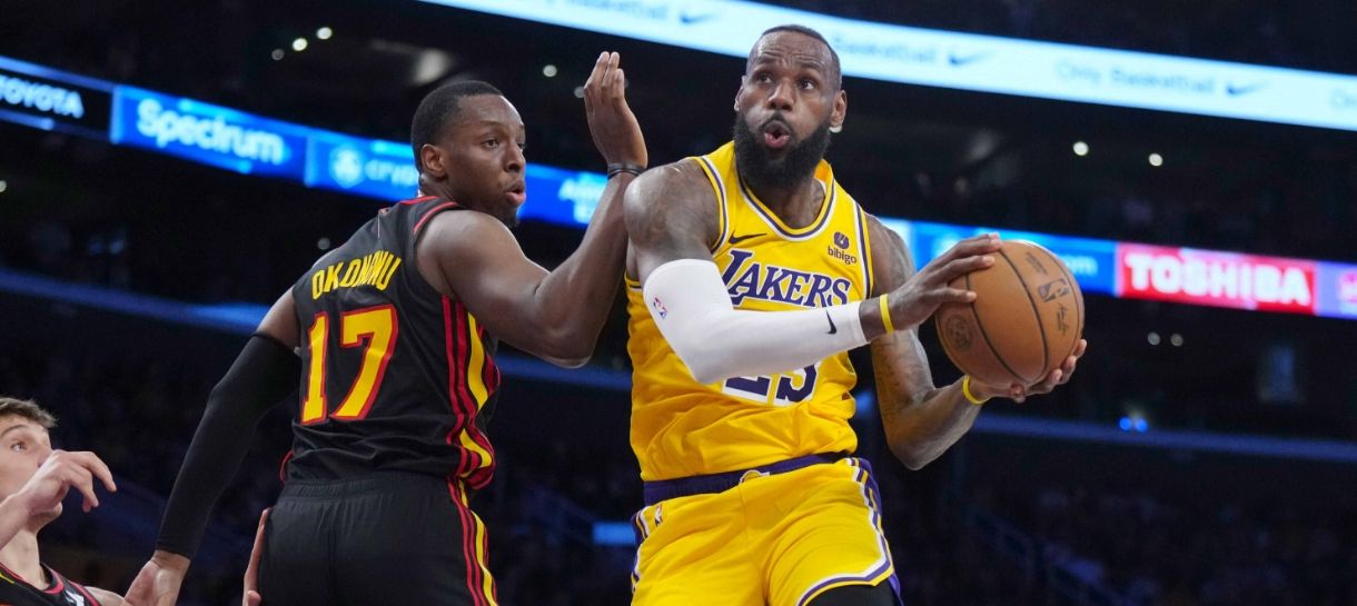 Lakers domina Hawks e vence com facilidade em Los Angeles