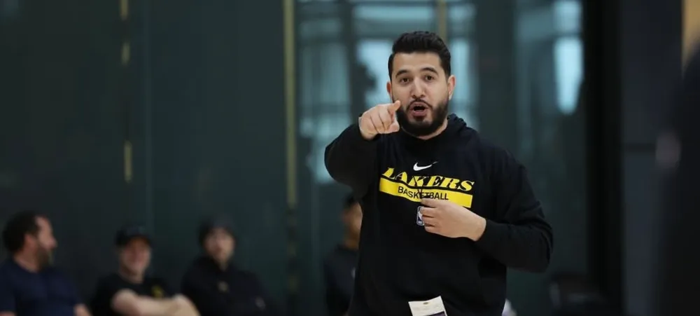 A filial do Lakers mudou de cidade, nome e técnico