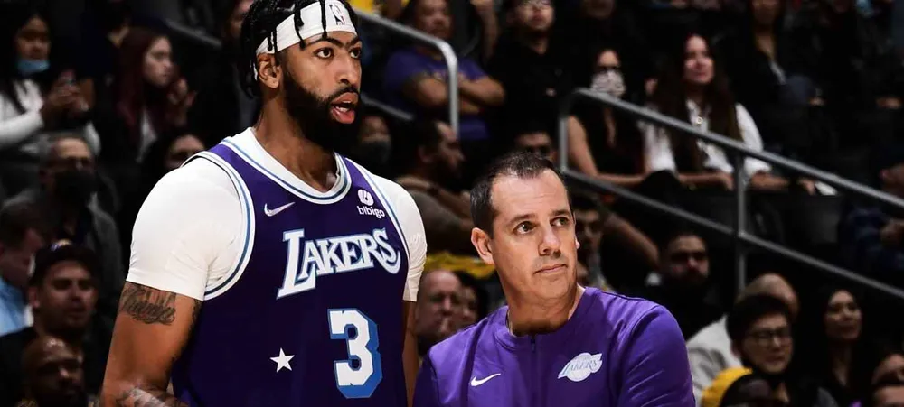 NBA: Vogel parece pessimista em relação a recuperação de Anthony Davis