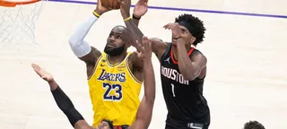 Playoffs: Lakers vence Jogo 1 contra Rockets com duplo-duplo de LeBron