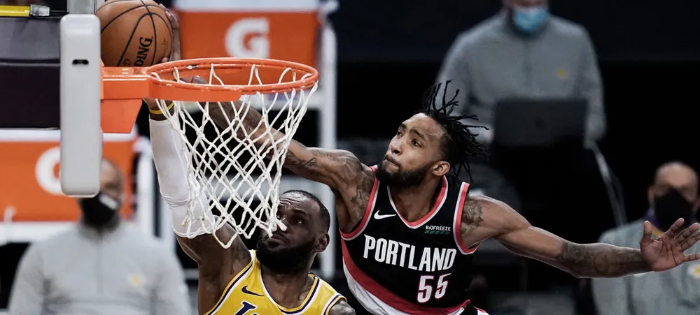 NBA: Derrick Jones Jr. acha que LeBron James ficou irritado com seus tocos