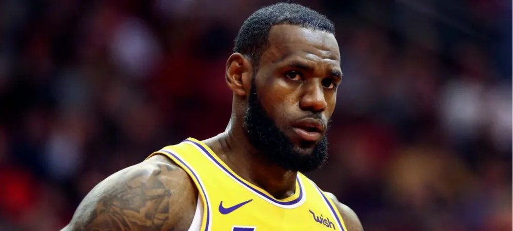 Lakers visita o Hornets em busca de recuperação