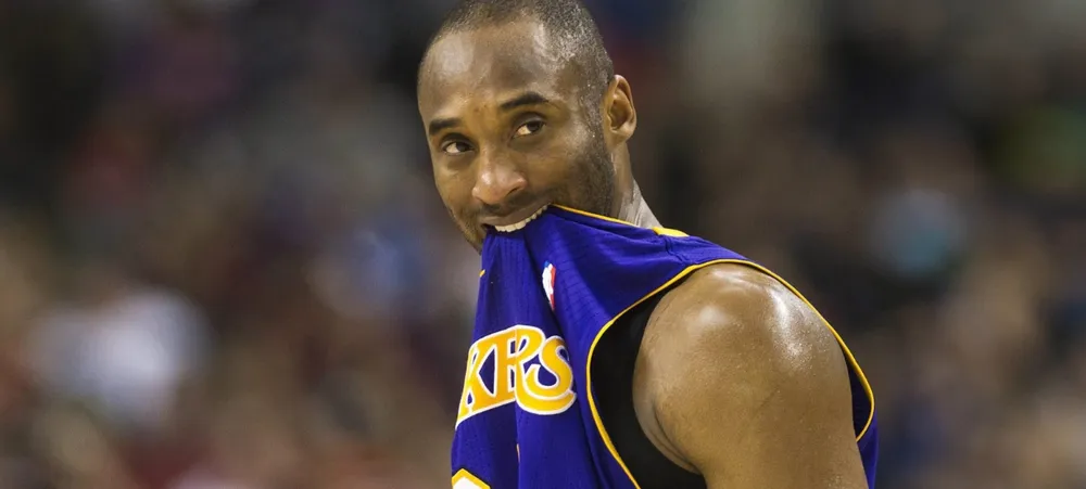 O que sabemos sobre a terceira estátua de Kobe Bryant