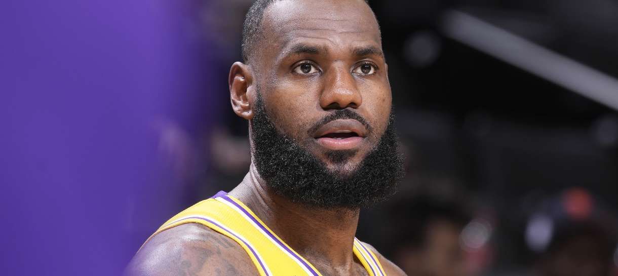 NBA: LeBron James tem data de retorno ao Lakers definida