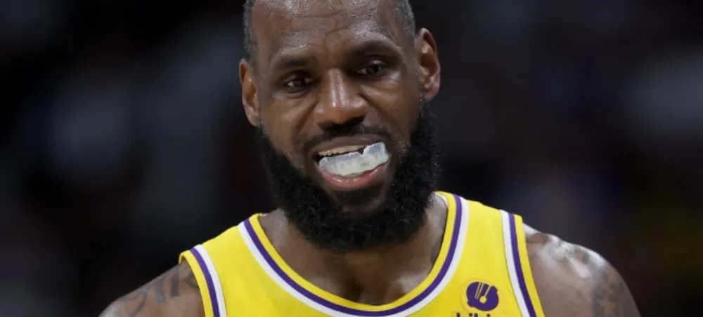 LeBron James rasga o verbo para criticar arbitragem do Jogo 2 entre Lakers e Nuggets