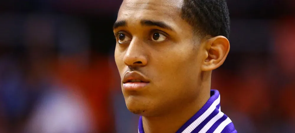 Clarkson sente o ombro e deve perder estréia