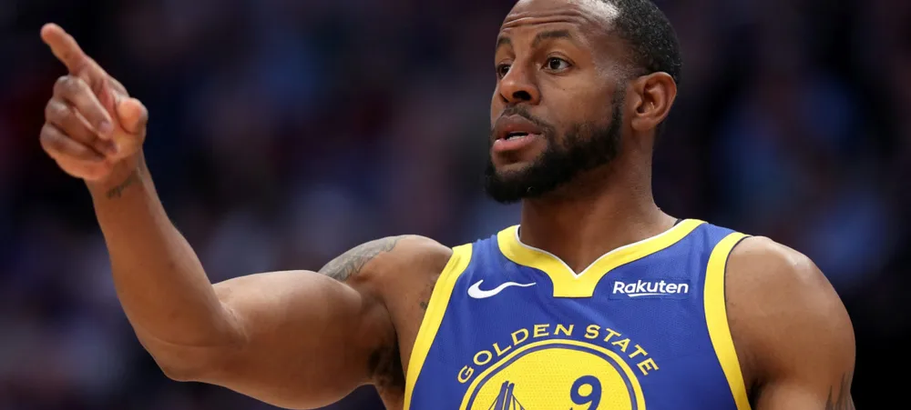 No aguardo de Kawhi Leonard, Lakers sonda outros coadjuvantes