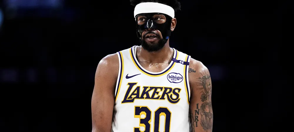 Rumores NBA: Lakers vai dispensar dois jogadores e pode promover reforço