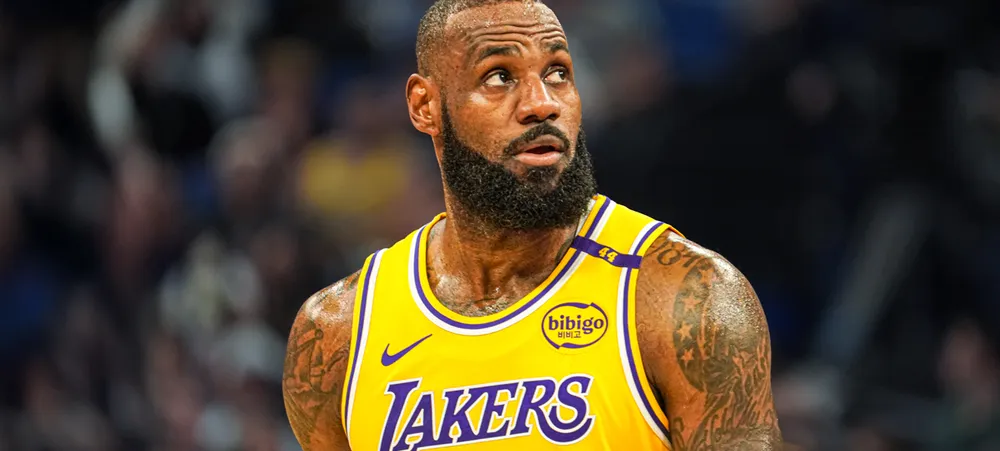LeBron James vai perder o início da temporada por conta de lesão