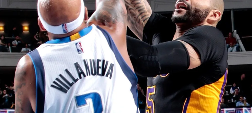 Lakers domina os rebotes, mas perde para Mavs