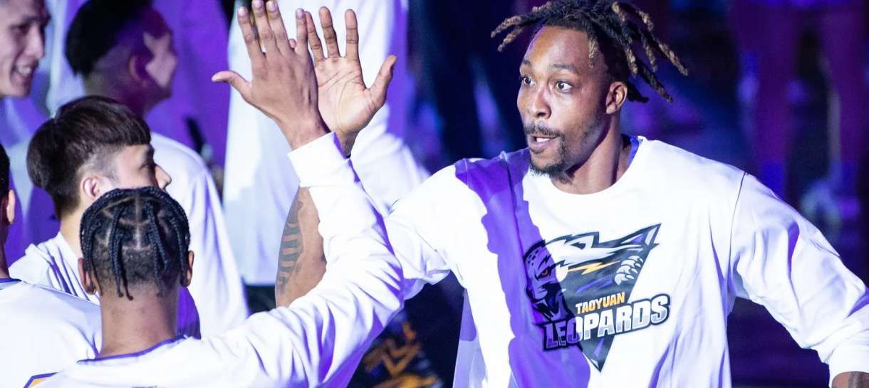 NBA: A bizarra estreia de Dwight Howard em Taiwan