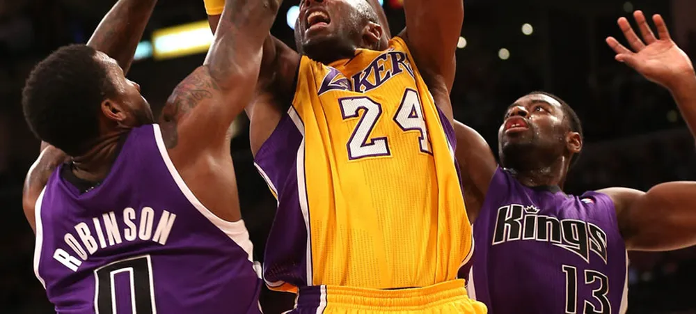 Lakers vai mal e perde 3ª seguida para o Kings
