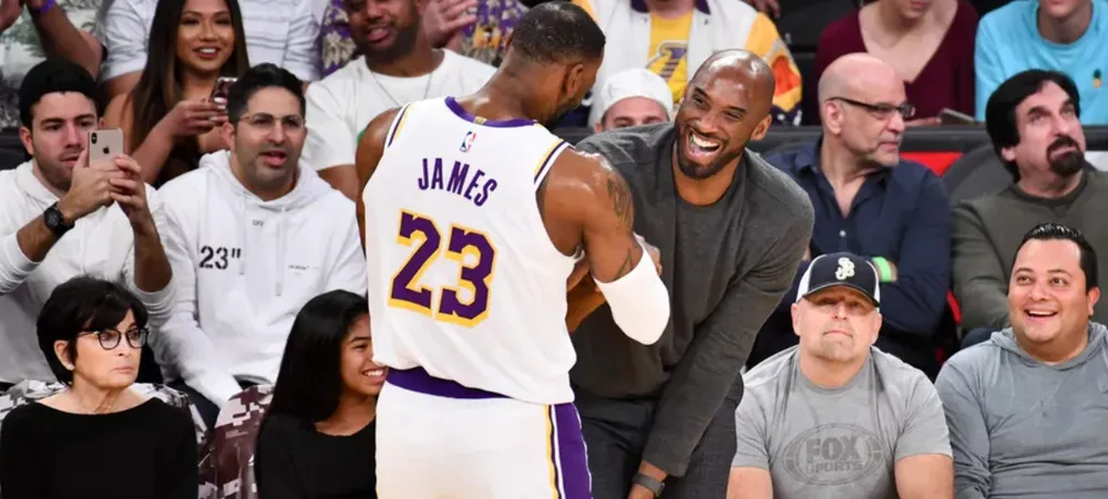 Com Kobe na plateia, LeBron dá show e Lakers domina o Hawks