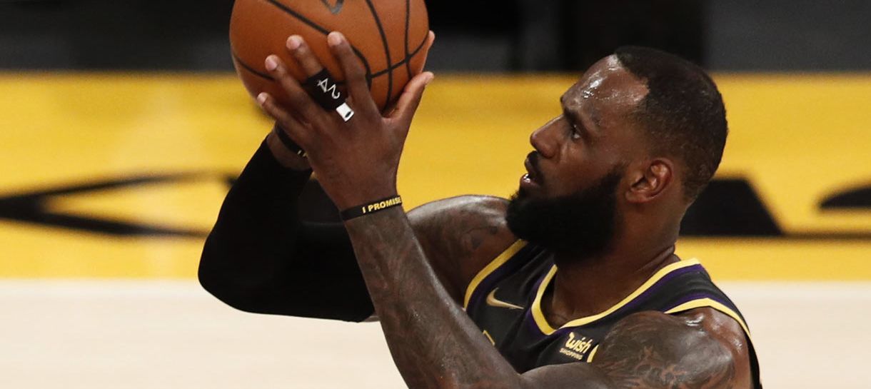 NBA: LeBron James posta vídeo anunciando breve retorno