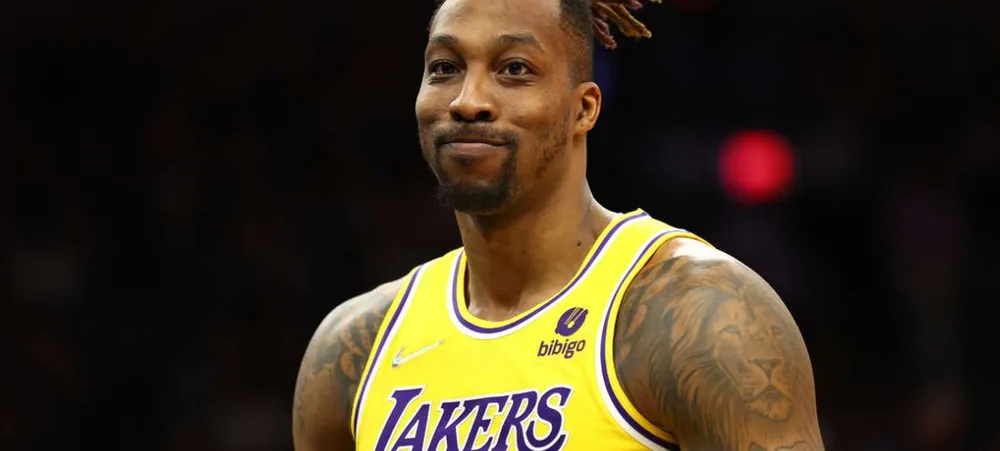 NBA: Dwight Howard enfim consegue um time para jogar