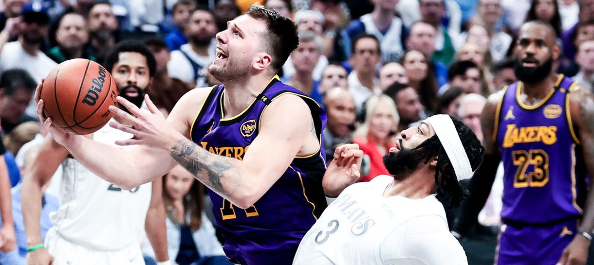 Lakers vence Mavs com 45 pontos de Doncic e crava vaga nos Playoffs!