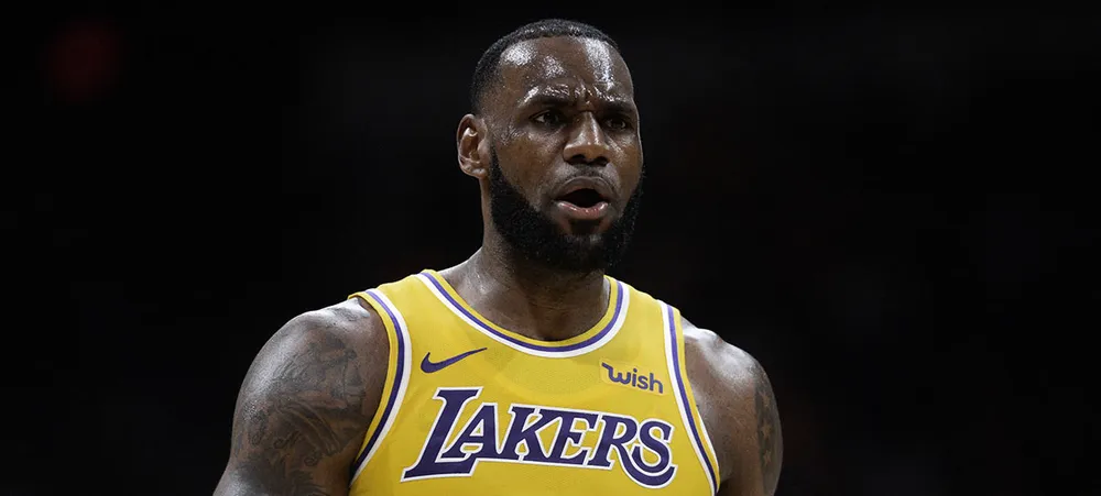 NBA: Analista critica decisão de LeBron James que poderia ter dado vitória ao Lakers contra o Heat