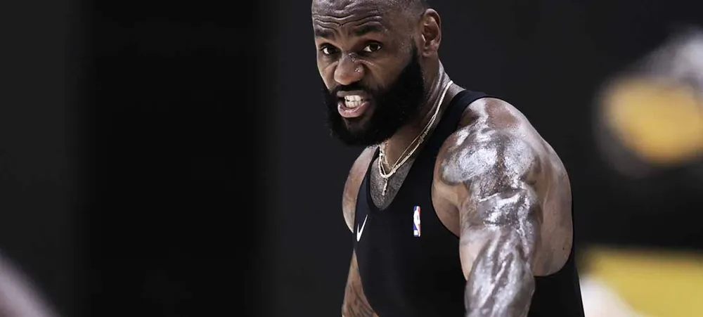 NBA: LeBron James está de volta e treina com núcleo jovem do Lakers