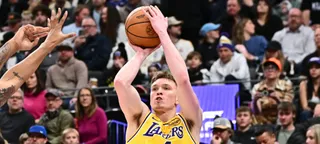 O Lakers ainda não decidiu o que fazer com Knecht