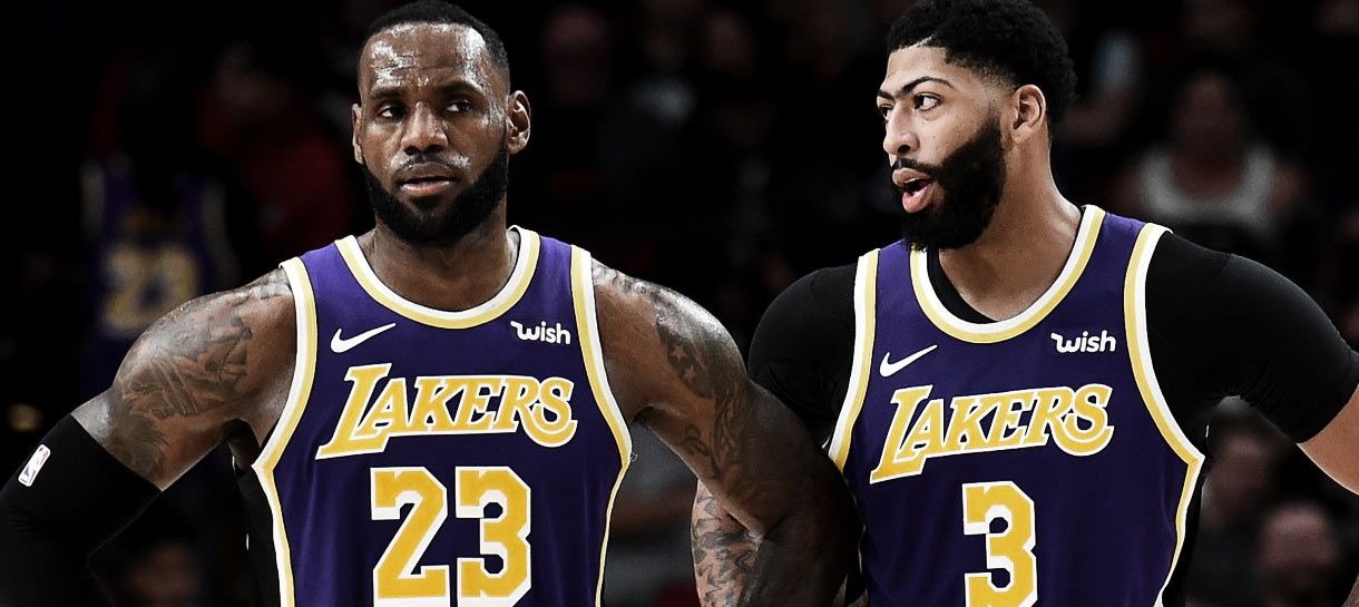 Lakers divulga status de saúde de Davis e LeBron para jogo contra o Rockets