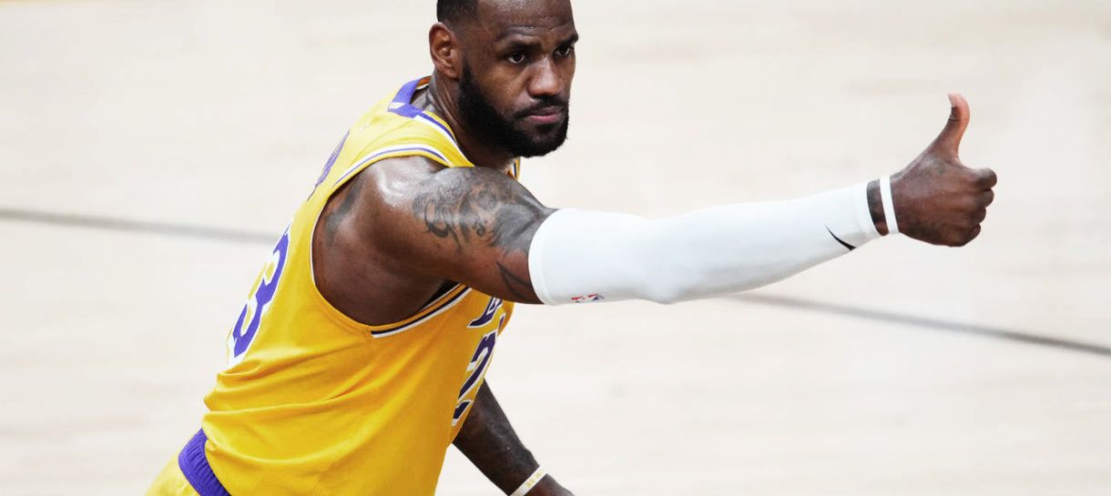 LeBron James comenta como está sua lesão no tornozelo