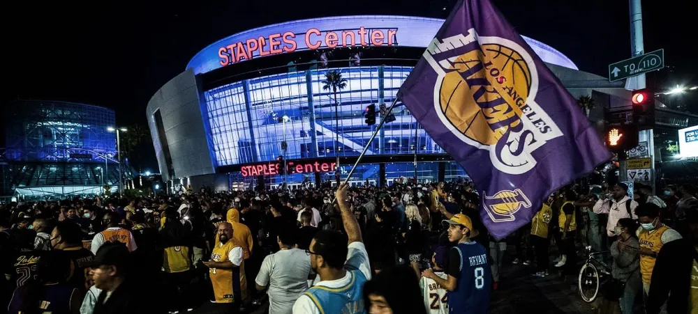 NBA: Lakers revela data que terá torcedores de volta ao Staples Center