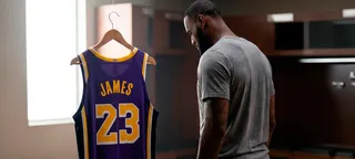 LeBron James está pensando em atravessar a cidade e o motivo tem nome