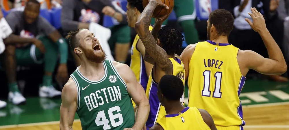 Lakers cai para Celtics em Boston